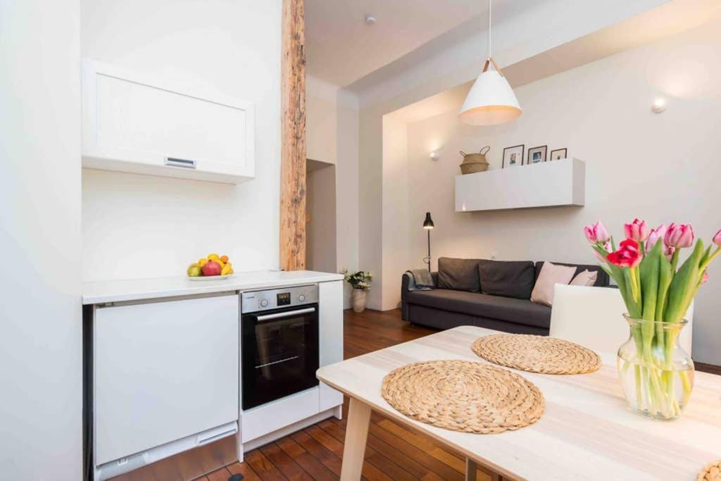 טאלין Best Location, Beautiful And Quiet Old Town Apt. מראה חיצוני תמונה