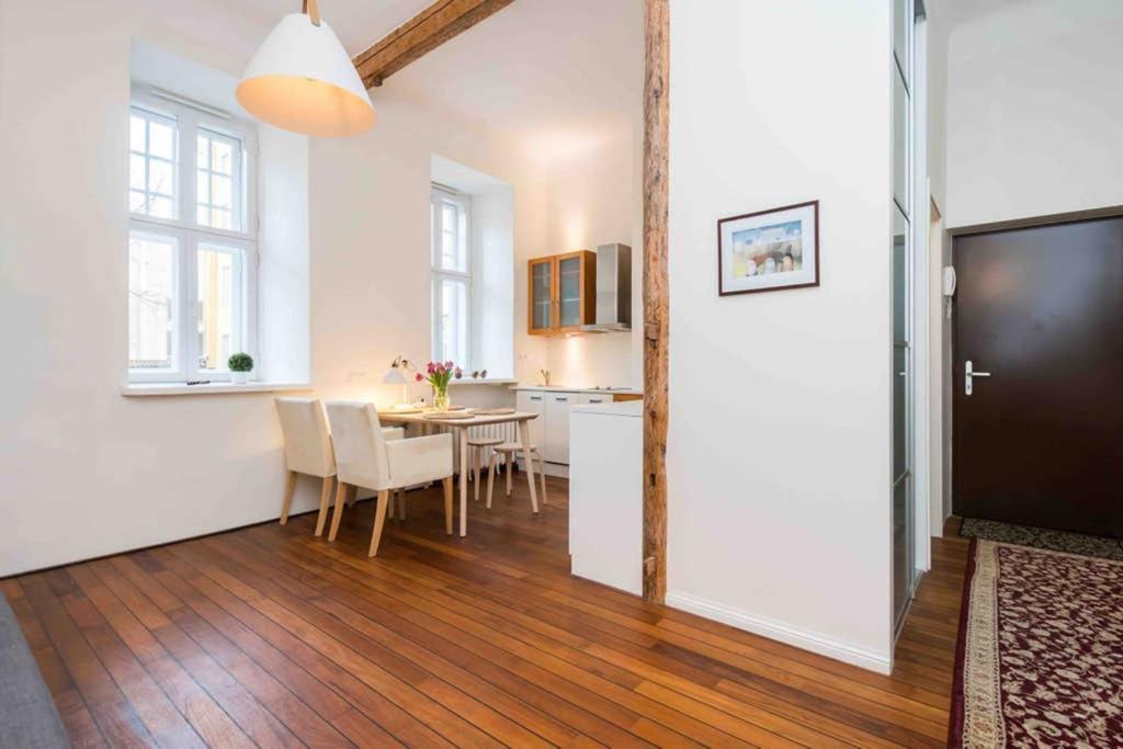 טאלין Best Location, Beautiful And Quiet Old Town Apt. מראה חיצוני תמונה